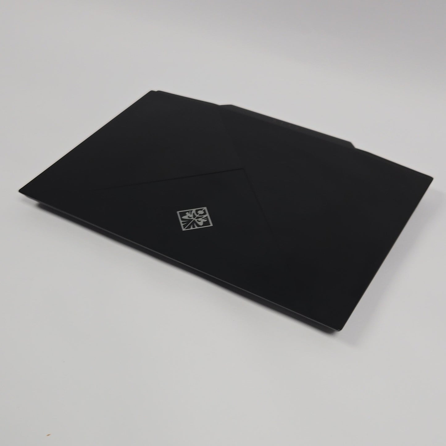 HP Omen 15-DH1059NR 15.6" i7-10750H 2.6GHz 16GB RAM 1TB SSD GeForce RTX 2060