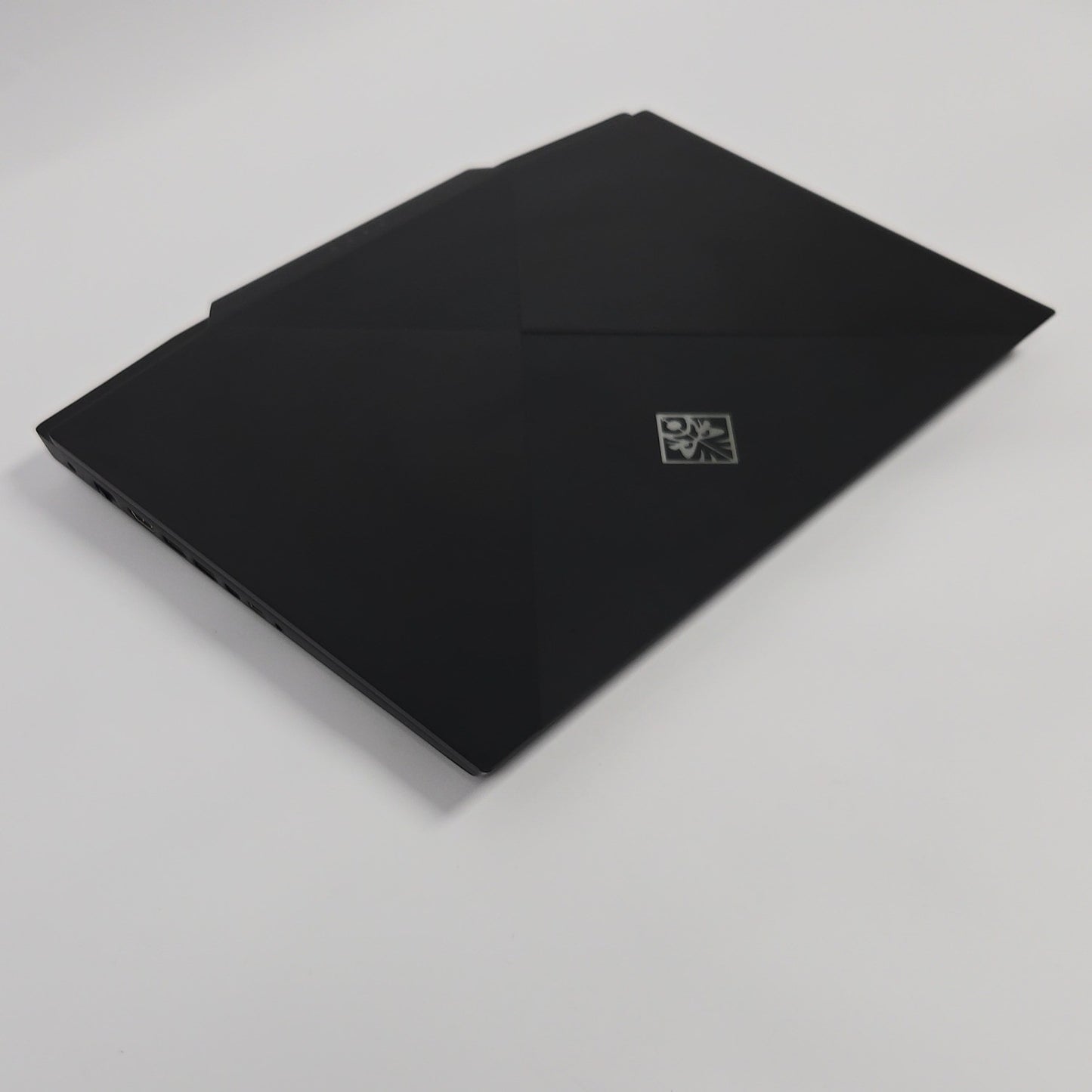 HP Omen 15-DH1059NR 15.6" i7-10750H 2.6GHz 16GB RAM 1TB SSD GeForce RTX 2060