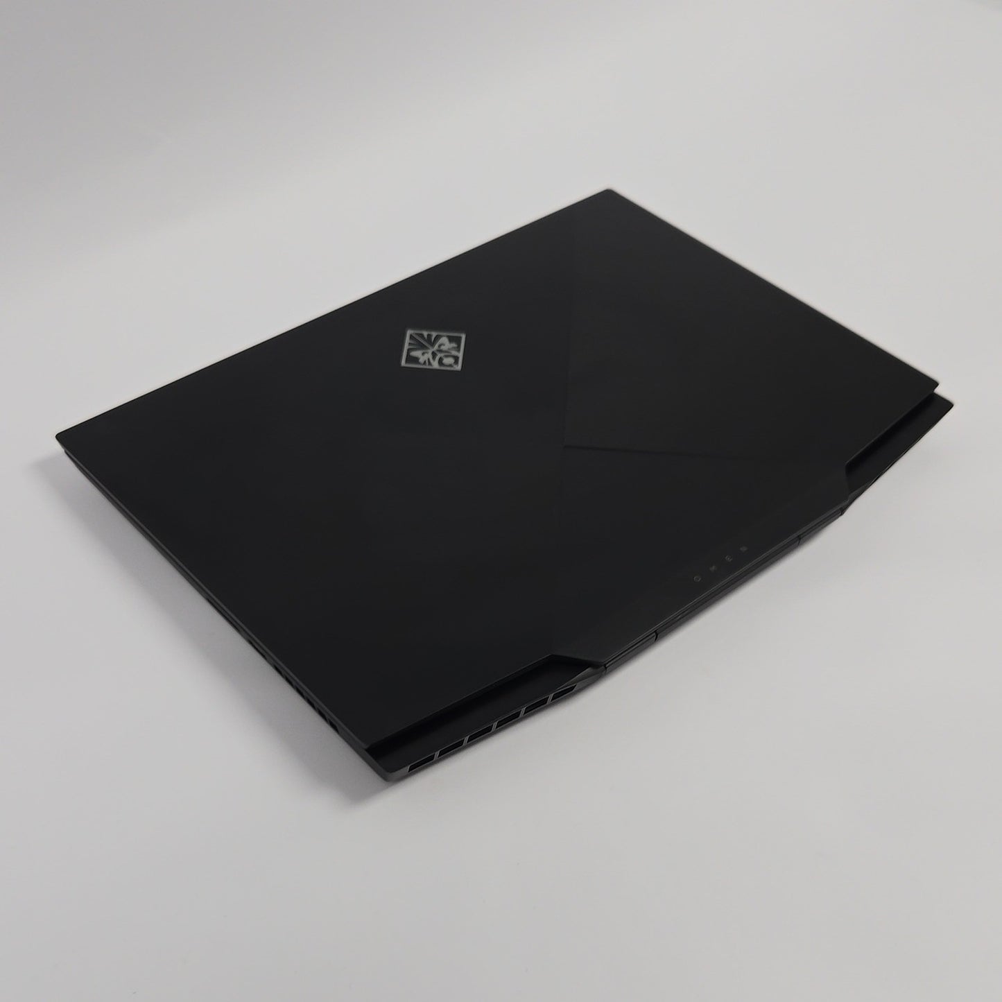 HP Omen 15-DH1059NR 15.6" i7-10750H 2.6GHz 16GB RAM 1TB SSD GeForce RTX 2060