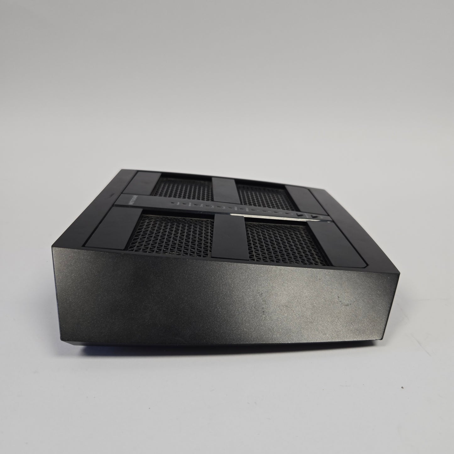 Netgear Nighthawk X6S Tri Band WiFi 5 R8000P-100NAS AC4000 Wi-Fi Router